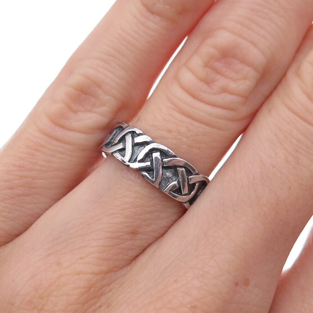 925 Sterling Silver Vintage Celtic Knot Oxidized Band Ring Size 5